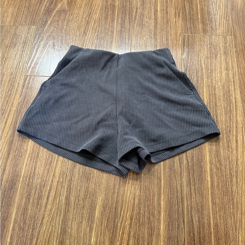 Lululemon Ribbed Softstreme high rise shorts 2” size 2